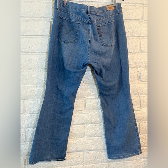 Levi’s 515 Bootcut Jeans| Mid Rise Comfortable fit - Picture 7 of 7